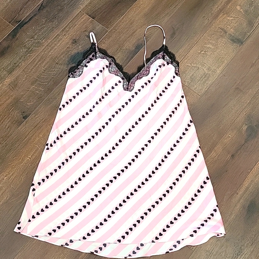 Nwt Victoria's Secret  pink heats black lace slip chemise large